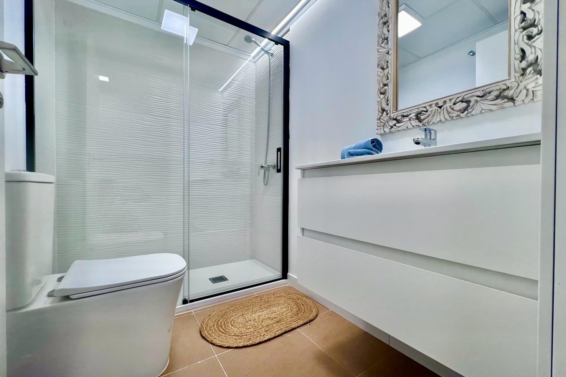 Sprzedaż - Apartament / Mieszkanie -
Torrevieja - Acequion