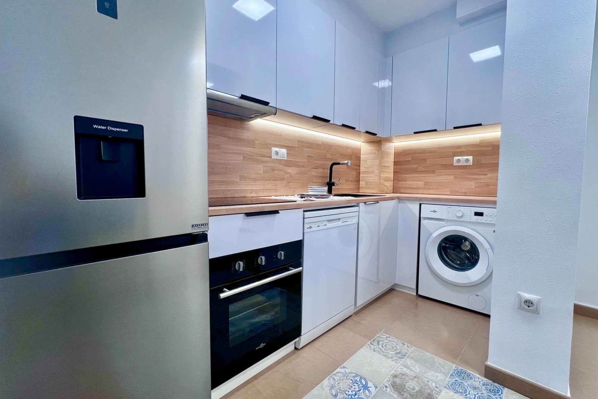 Sprzedaż - Apartament / Mieszkanie -
Torrevieja - Acequion