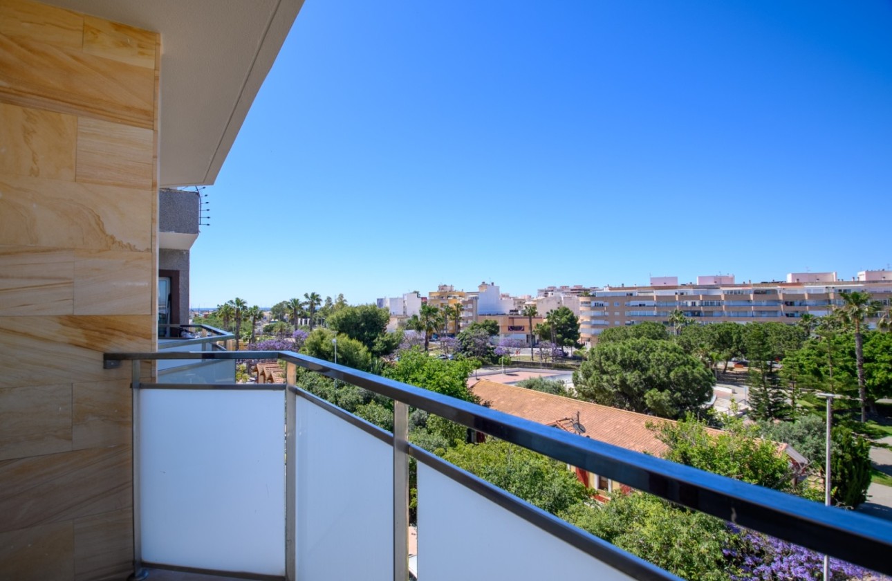 Sprzedaż - Apartament / Mieszkanie -
Torrevieja - Acequion