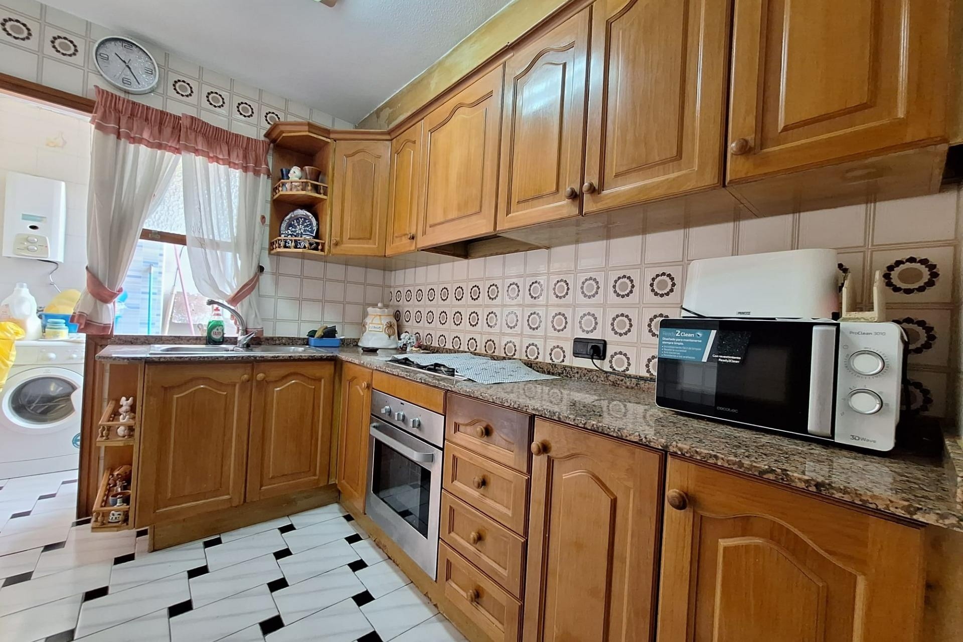 Sprzedaż - Apartament / Mieszkanie -
Torrevieja - Acequion