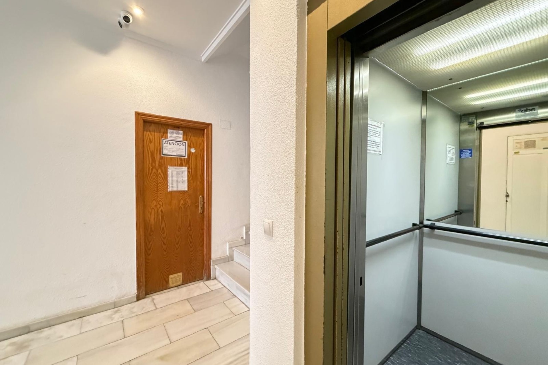 Sprzedaż - Apartament / Mieszkanie -
Torrevieja - Acequion