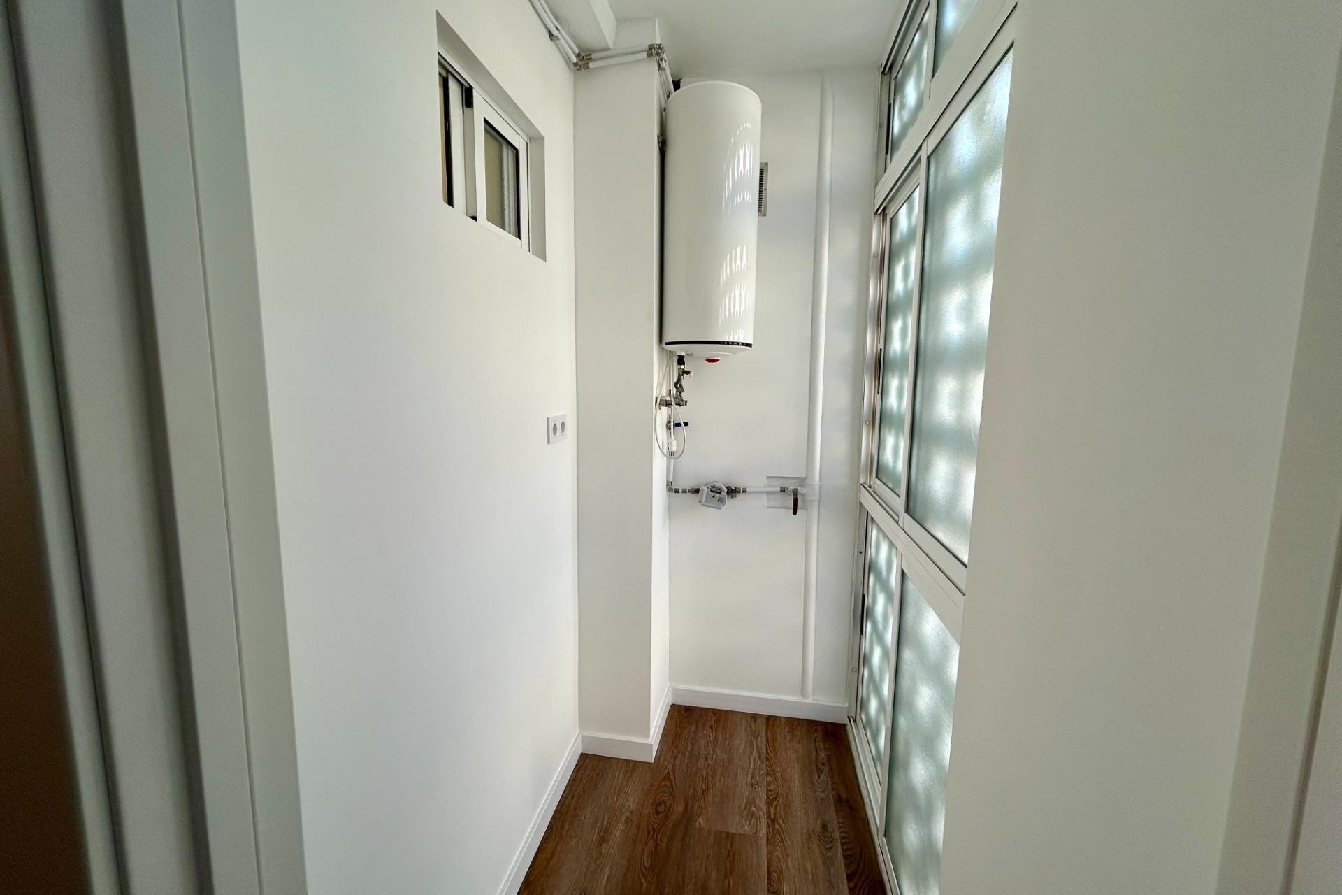 Sprzedaż - Apartament / Mieszkanie -
Torrevieja - Acequion