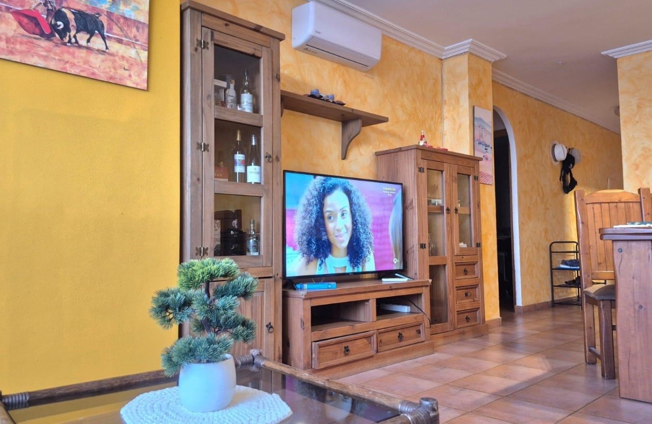 Sprzedaż - Apartament / Mieszkanie -
Torrevieja - Acequion