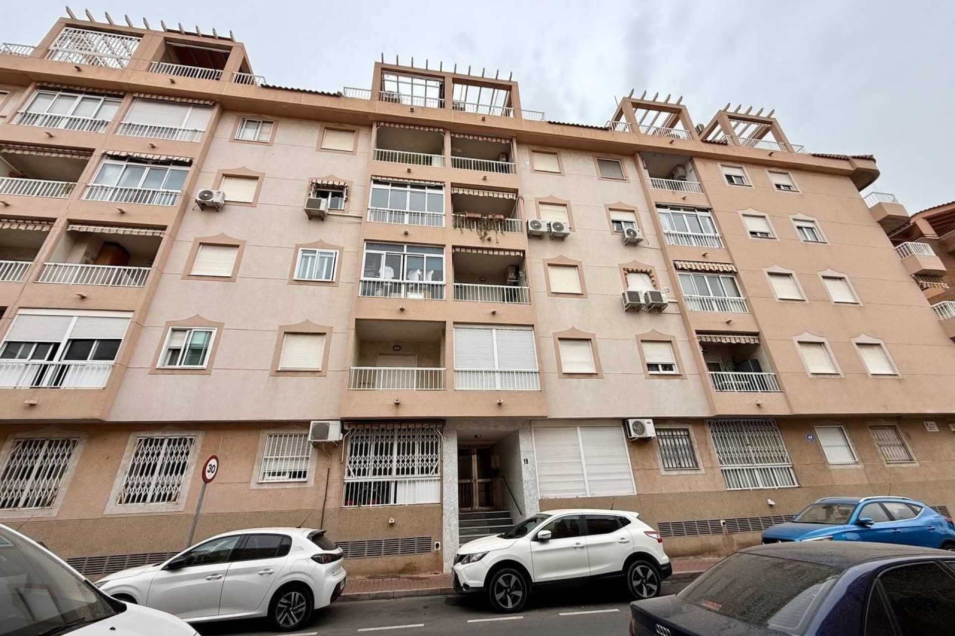 Sprzedaż - Apartament / Mieszkanie -
Torrevieja - Acequion