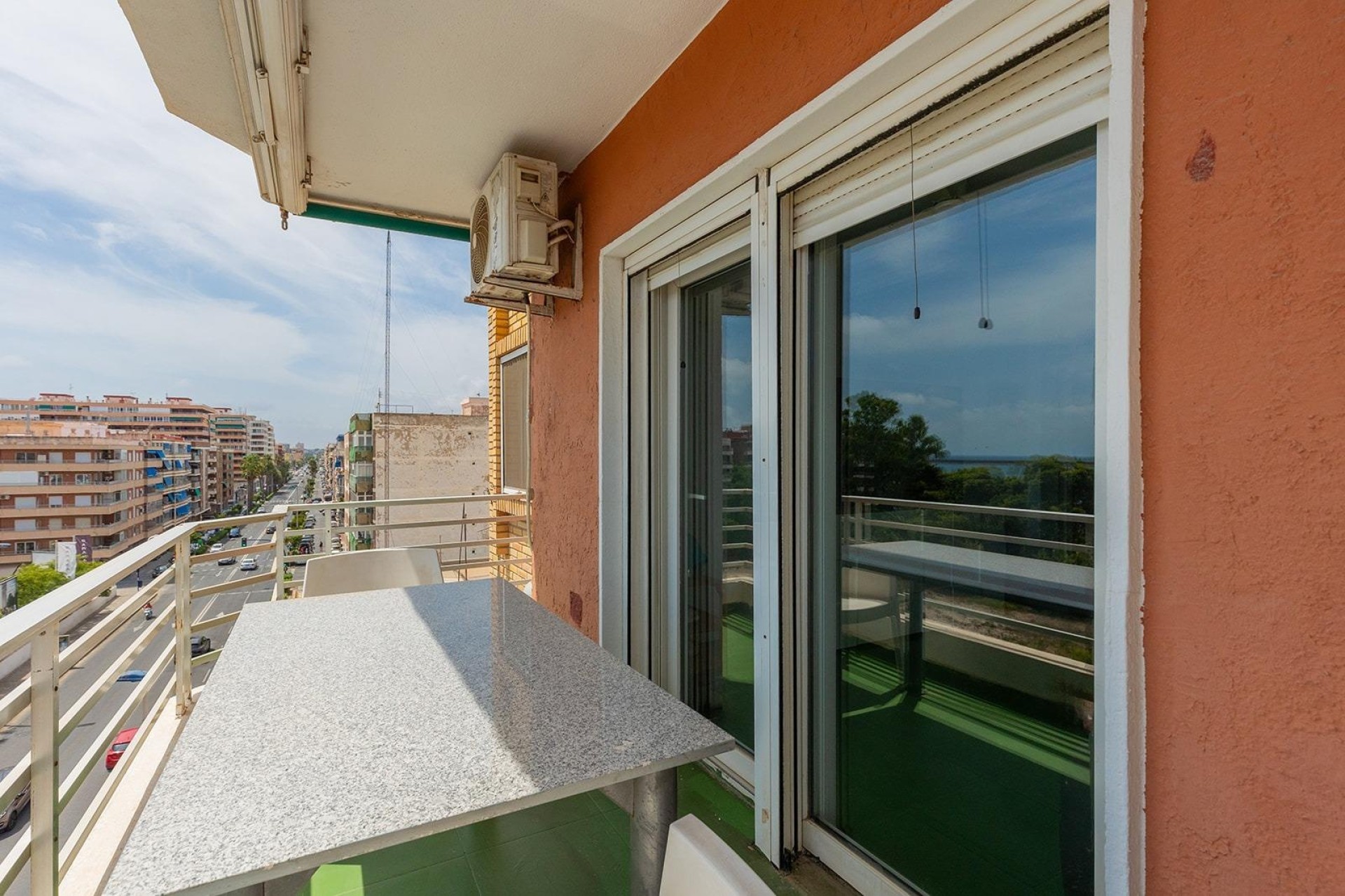 Sprzedaż - Apartament / Mieszkanie -
Torrevieja - Acequion