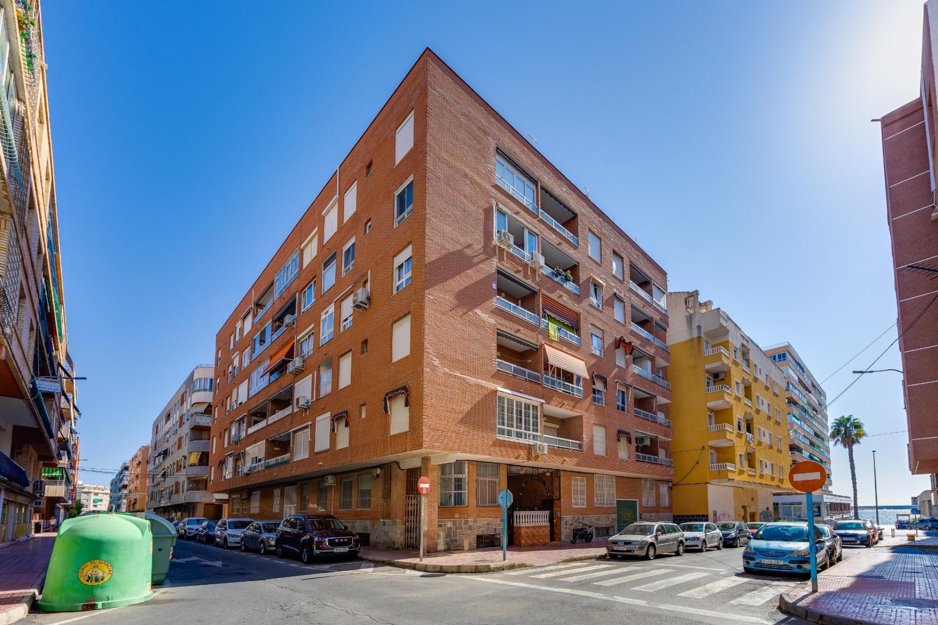 Sprzedaż - Apartament / Mieszkanie -
Torrevieja - Acequion