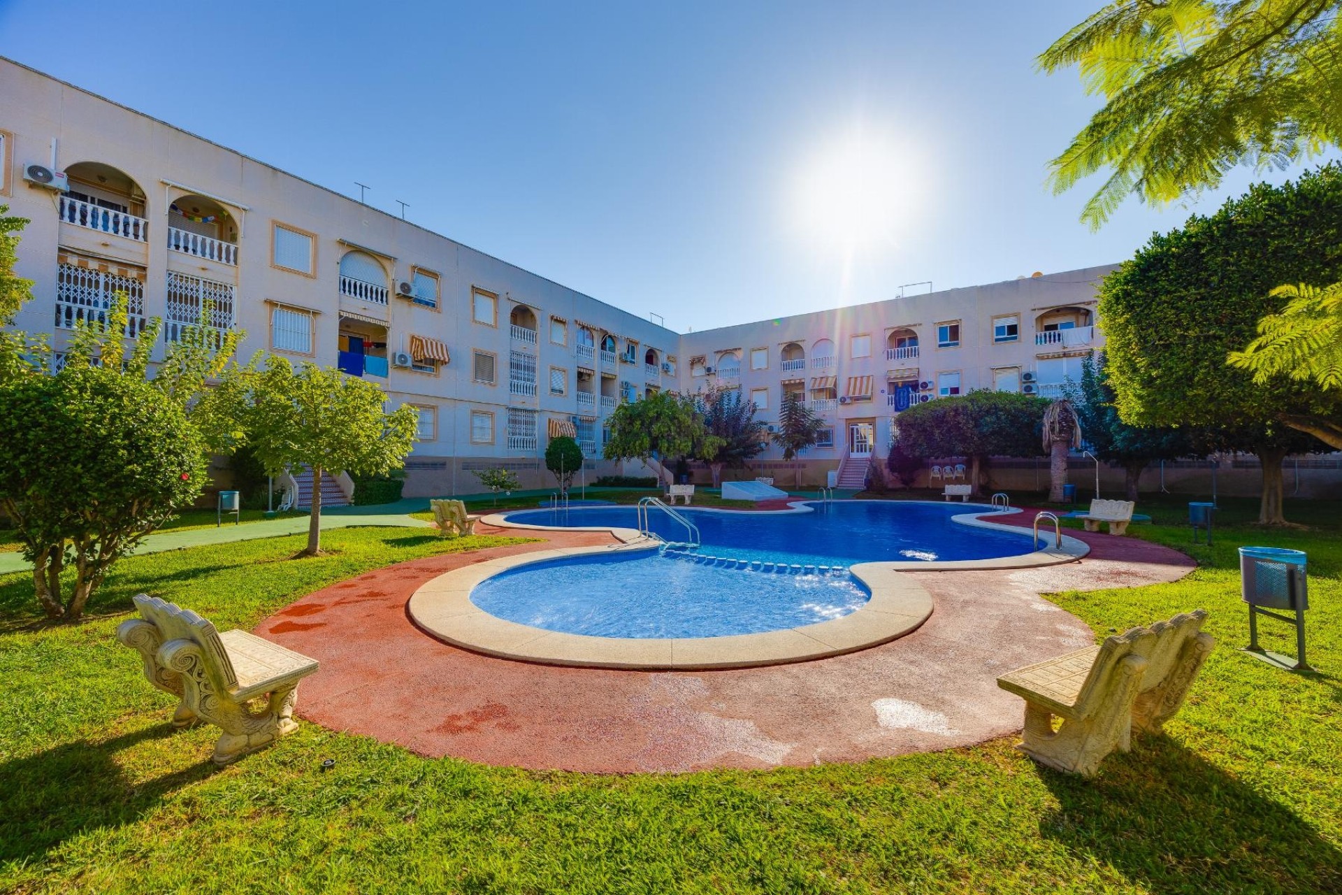 Sprzedaż - Apartament / Mieszkanie -
Torrevieja - Acequion