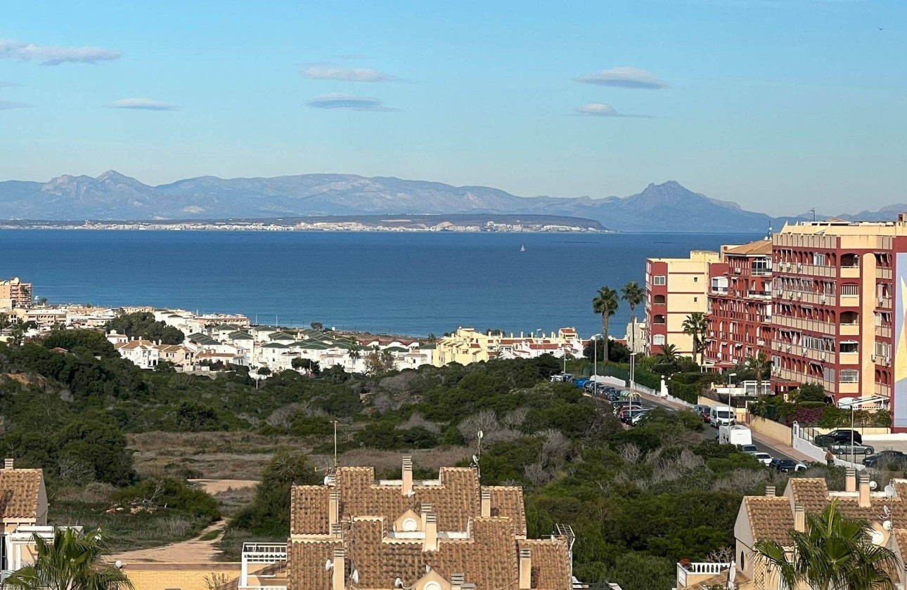 Sprzedaż - Apartament / Mieszkanie -
Torrevieja - Aguas Nuevas
