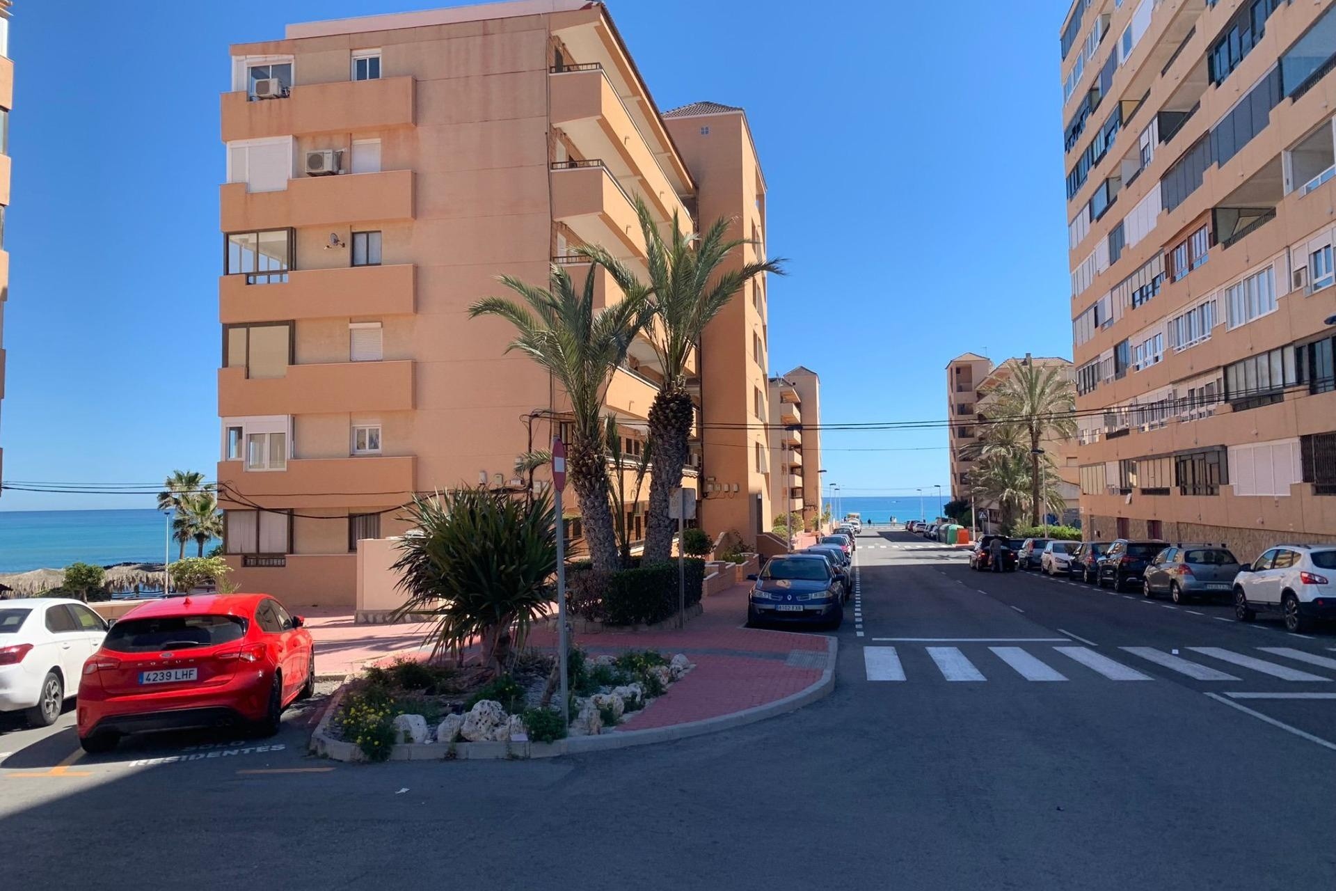Sprzedaż - Apartament / Mieszkanie -
Torrevieja - Cabo Cervera