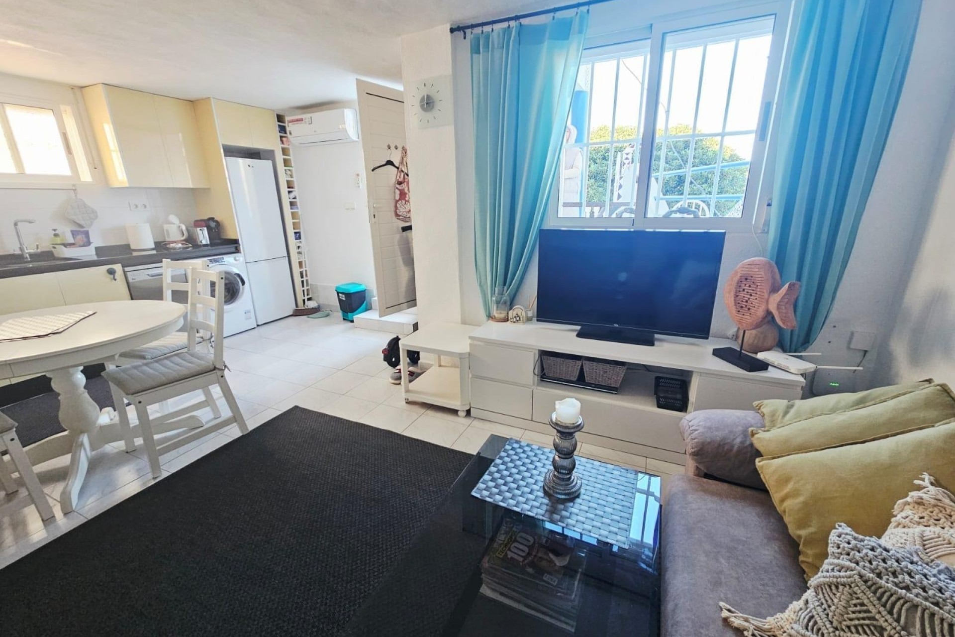 Sprzedaż - Apartament / Mieszkanie -
Torrevieja - Cabo cervera