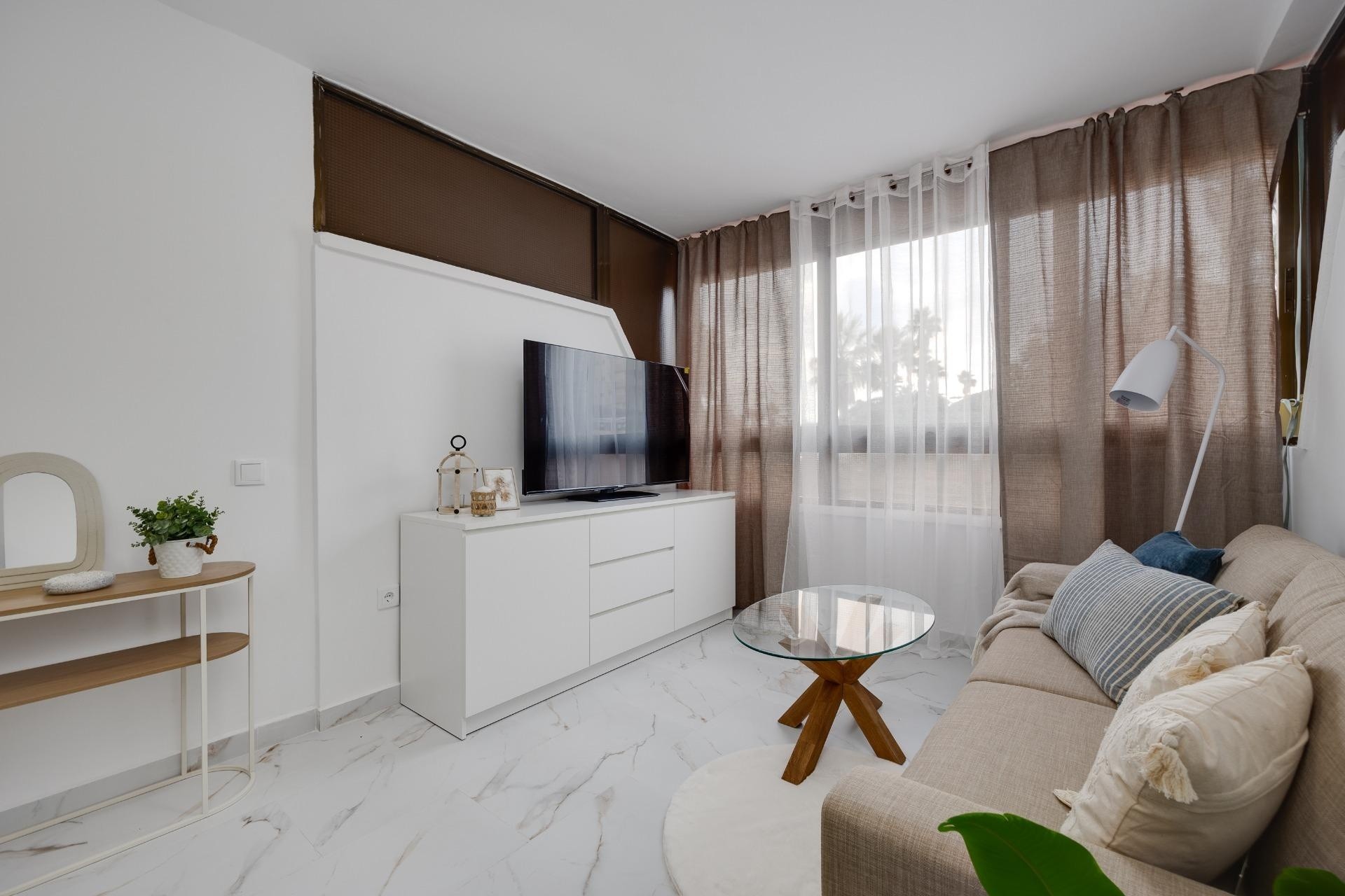 Sprzedaż - Apartament / Mieszkanie -
Torrevieja - Cabo cervera