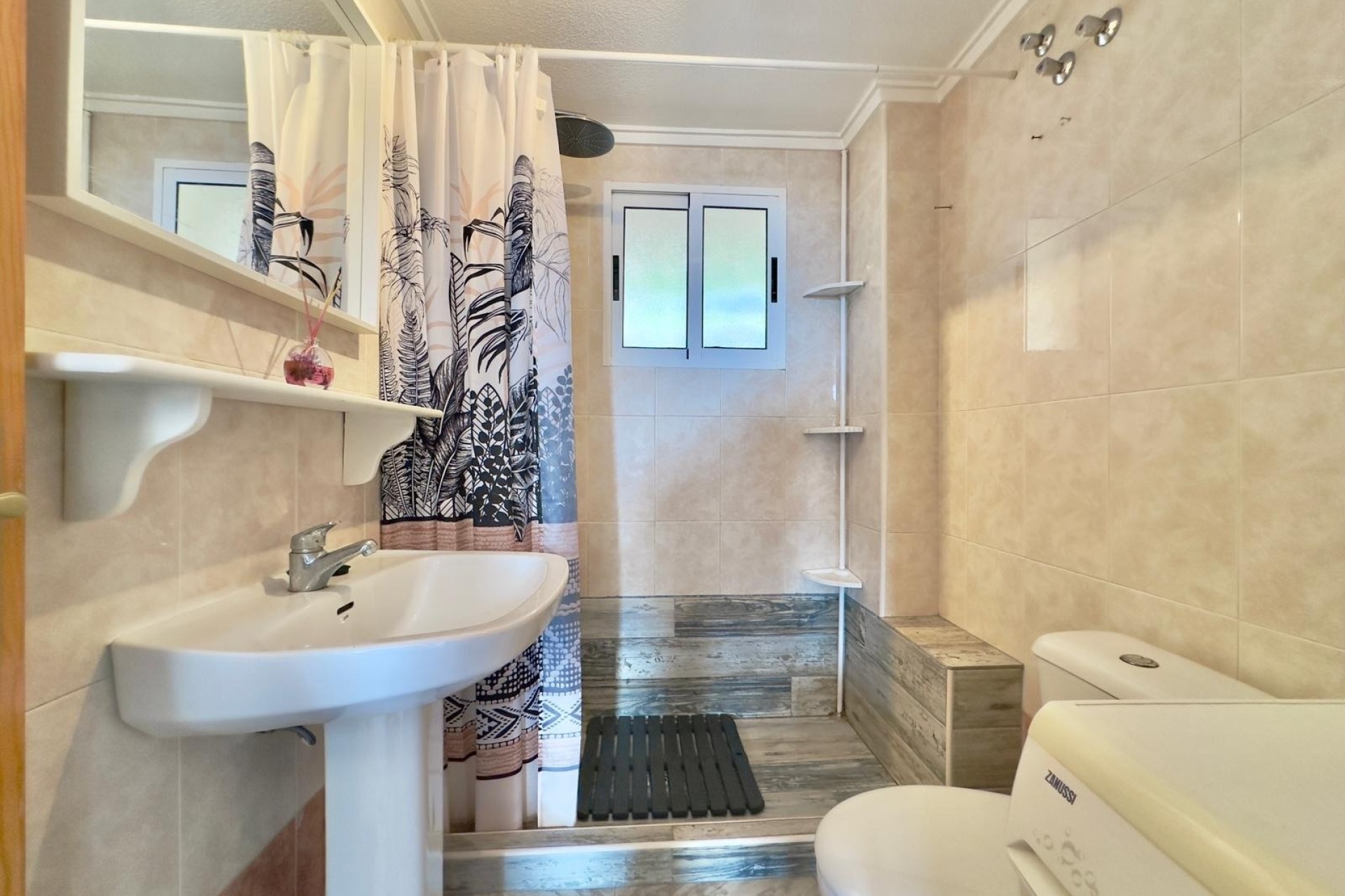 Sprzedaż - Apartament / Mieszkanie -
Torrevieja - Cabo Cervera