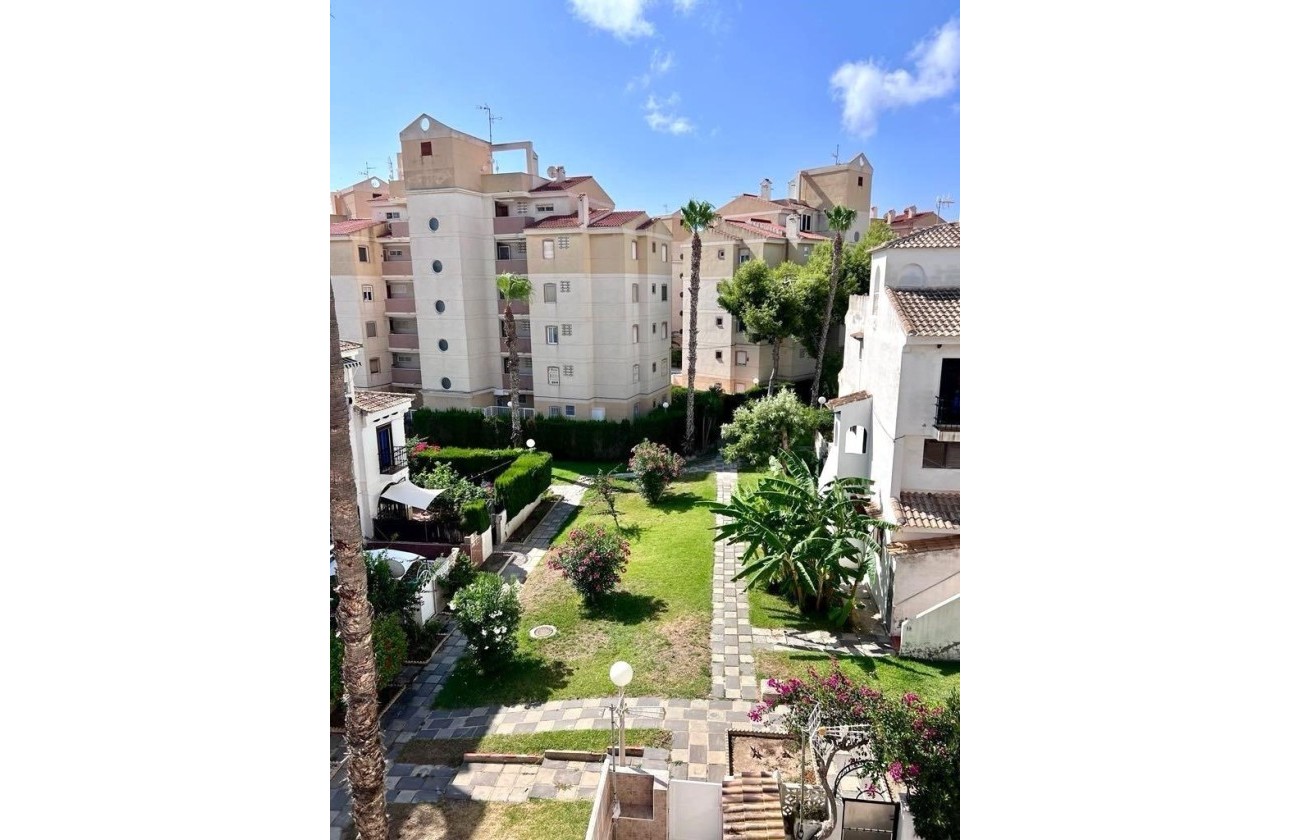 Sprzedaż - Apartament / Mieszkanie -
Torrevieja - Calas blanca