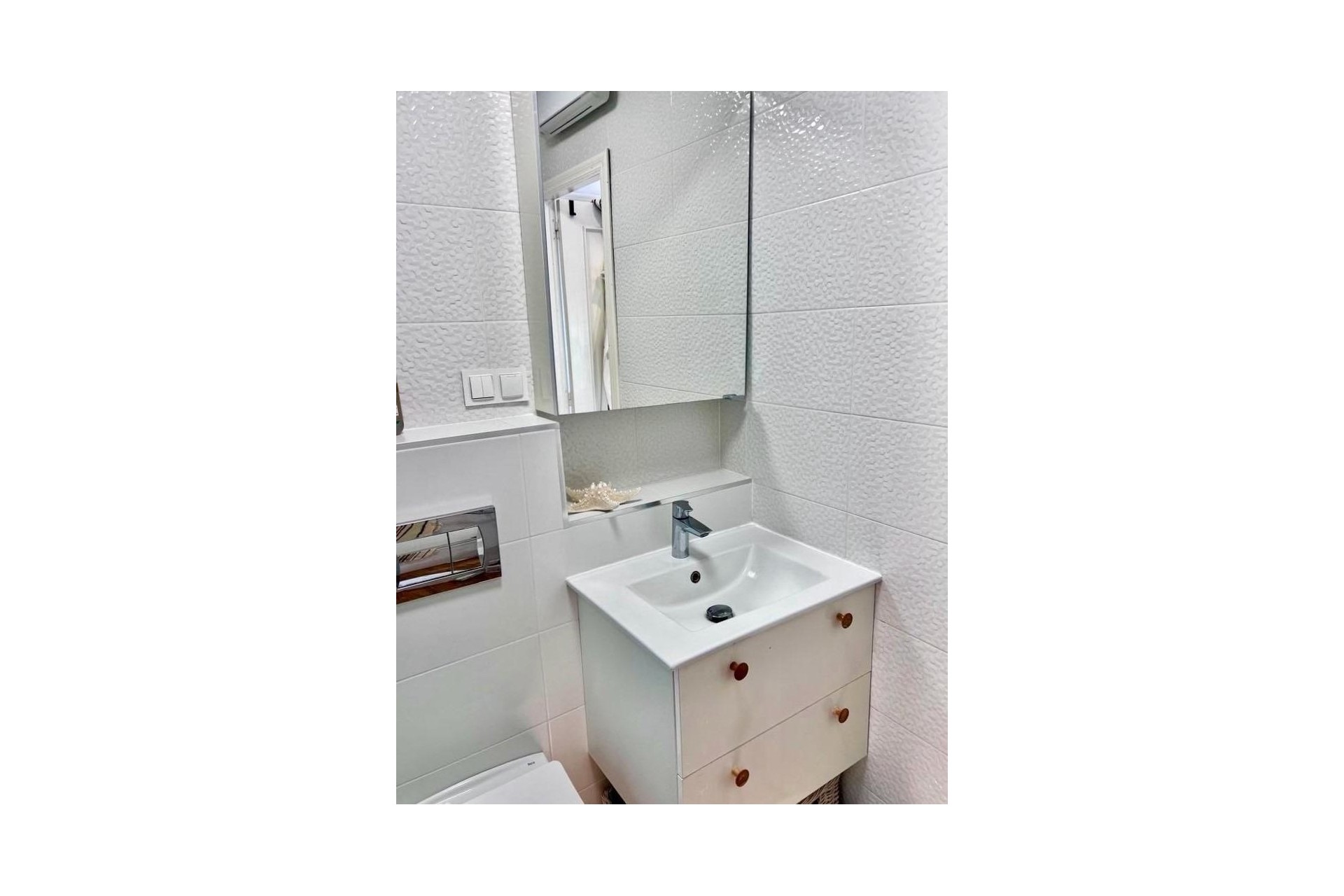 Sprzedaż - Apartament / Mieszkanie -
Torrevieja - Calas blanca