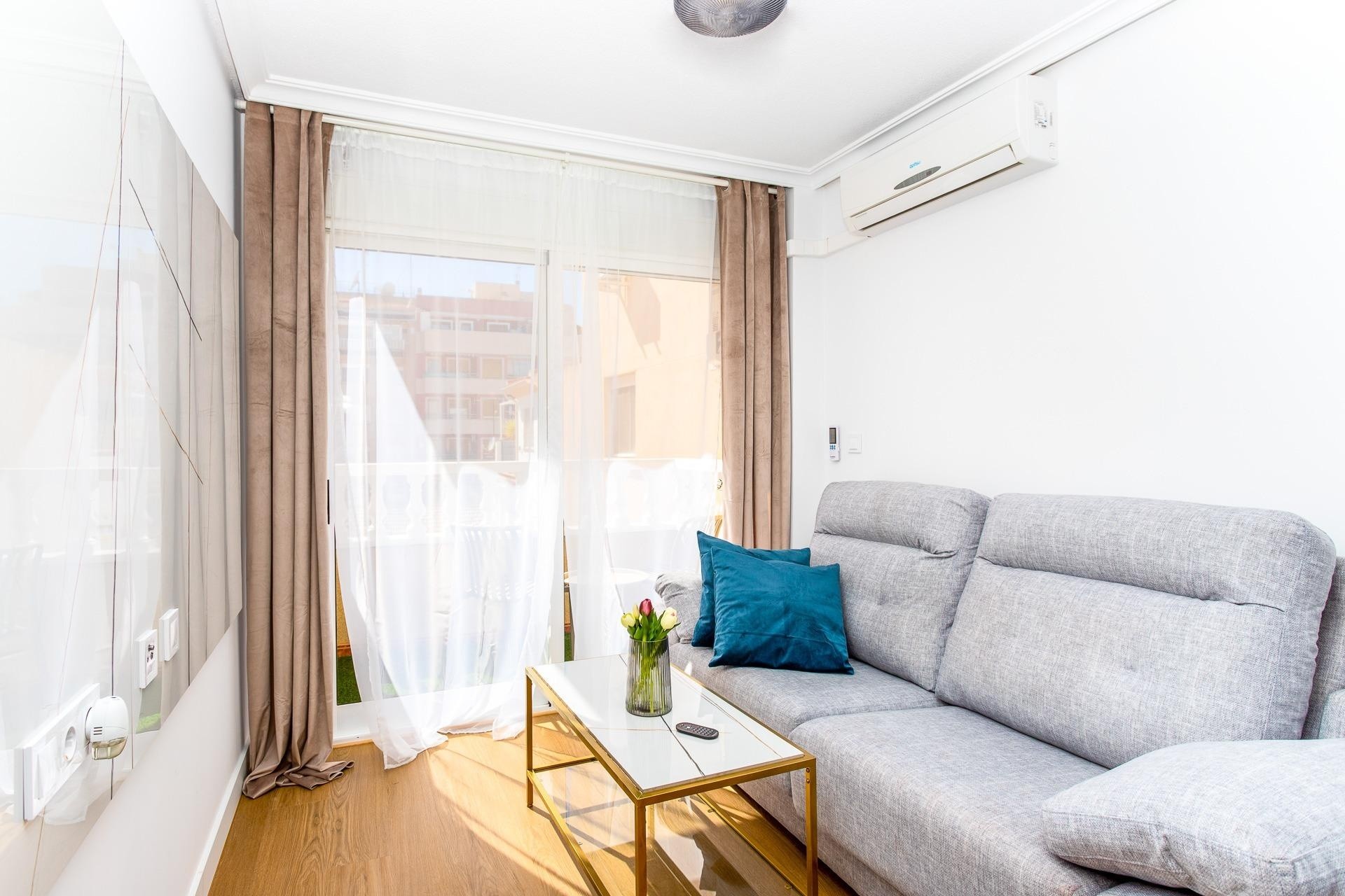 Sprzedaż - Apartament / Mieszkanie -
Torrevieja - Center