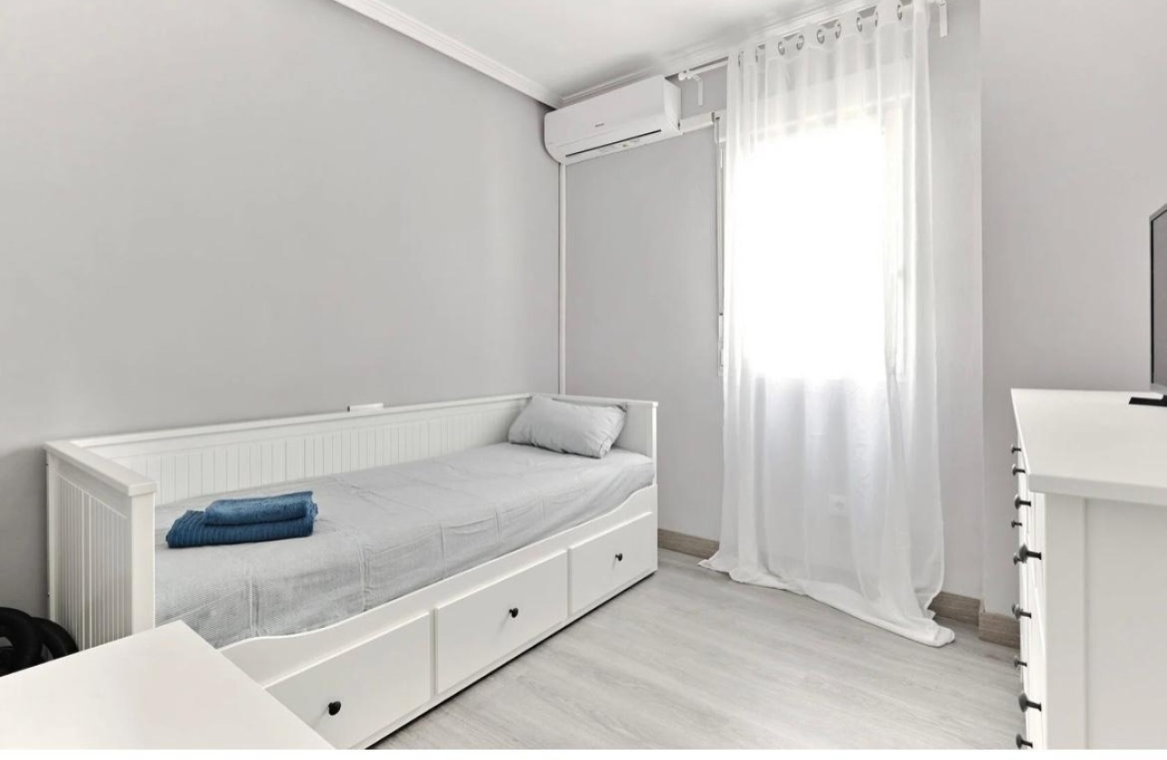 Sprzedaż - Apartament / Mieszkanie -
Torrevieja - Center