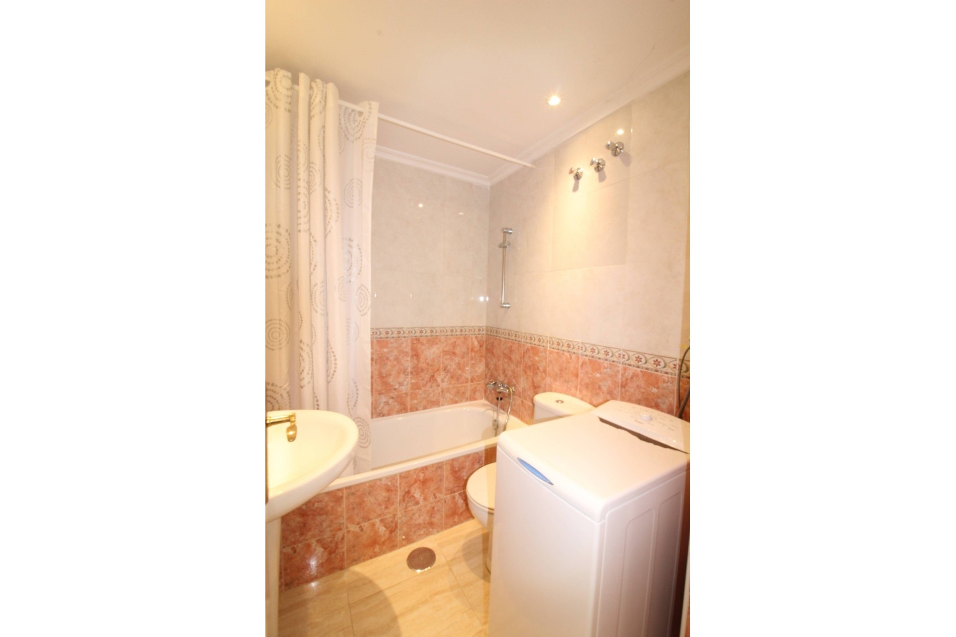 Sprzedaż - Apartament / Mieszkanie -
Torrevieja - Center