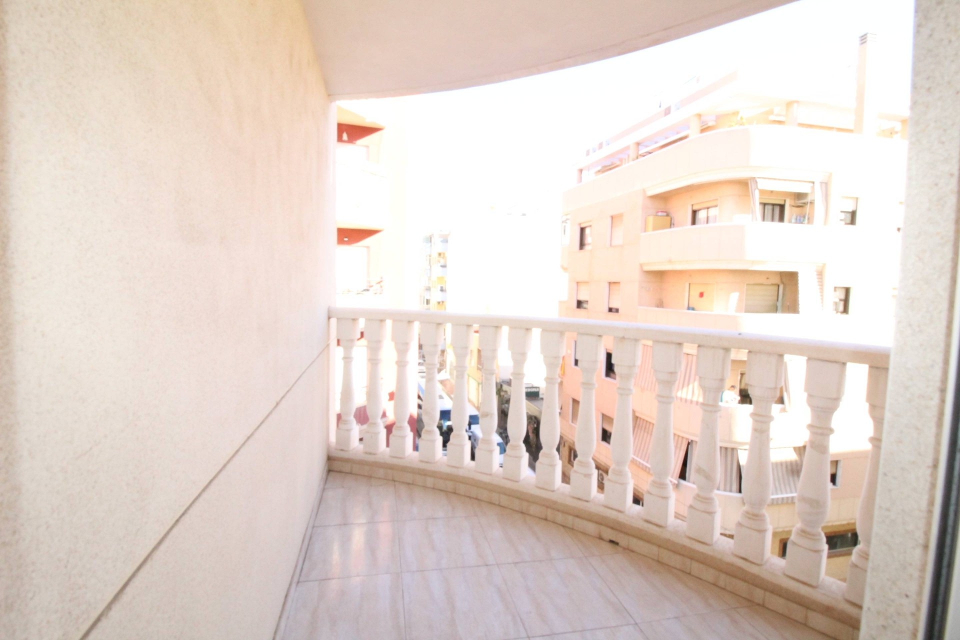 Sprzedaż - Apartament / Mieszkanie -
Torrevieja - Center