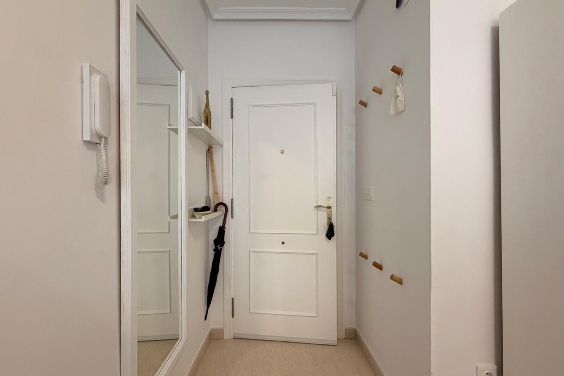 Sprzedaż - Apartament / Mieszkanie -
Torrevieja - Center