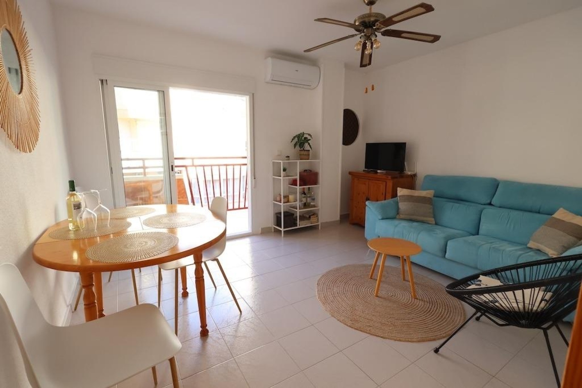 Sprzedaż - Apartament / Mieszkanie -
Torrevieja - Center