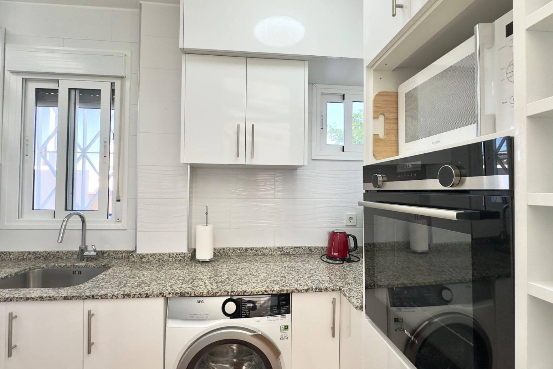 Sprzedaż - Apartament / Mieszkanie -
Torrevieja - Center