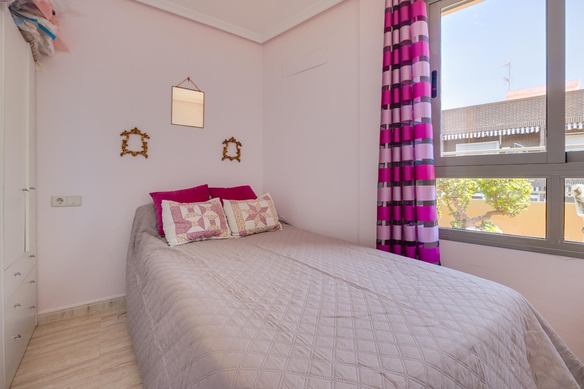 Sprzedaż - Apartament / Mieszkanie -
Torrevieja - Center