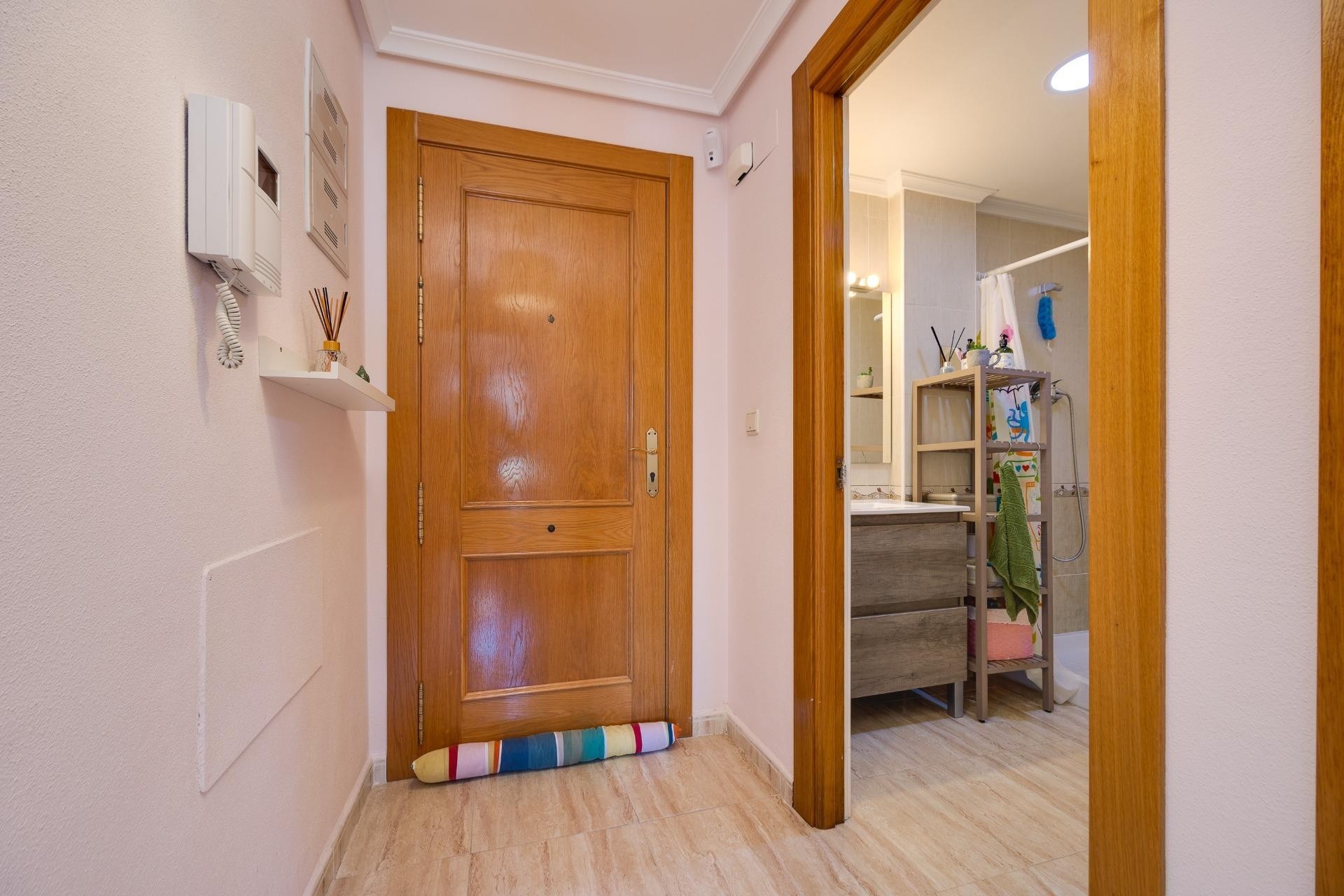 Sprzedaż - Apartament / Mieszkanie -
Torrevieja - Center
