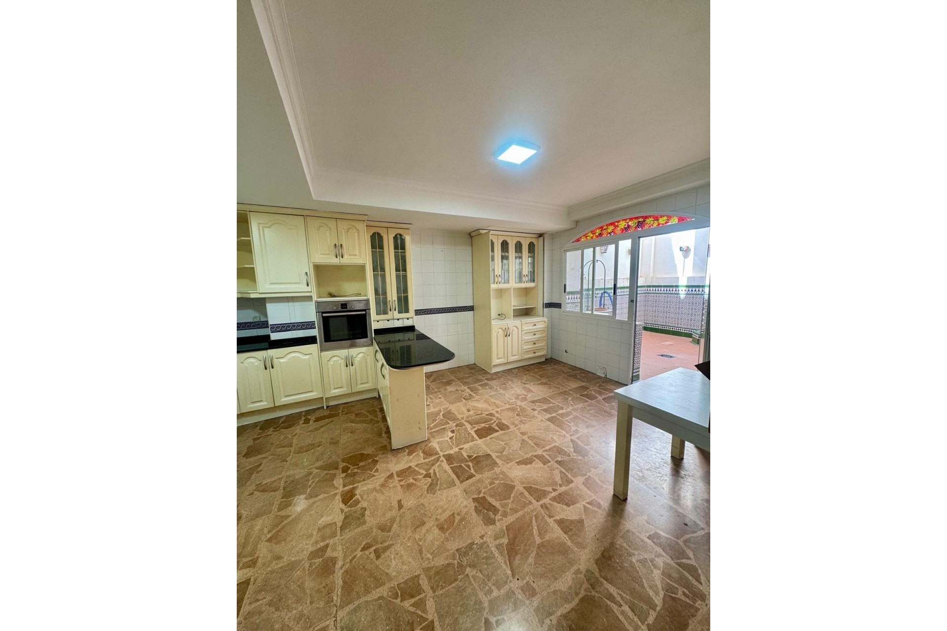 Sprzedaż - Apartament / Mieszkanie -
Torrevieja - Center
