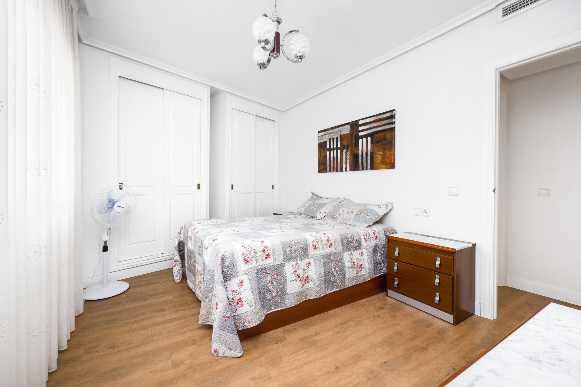 Sprzedaż - Apartament / Mieszkanie -
Torrevieja - Center