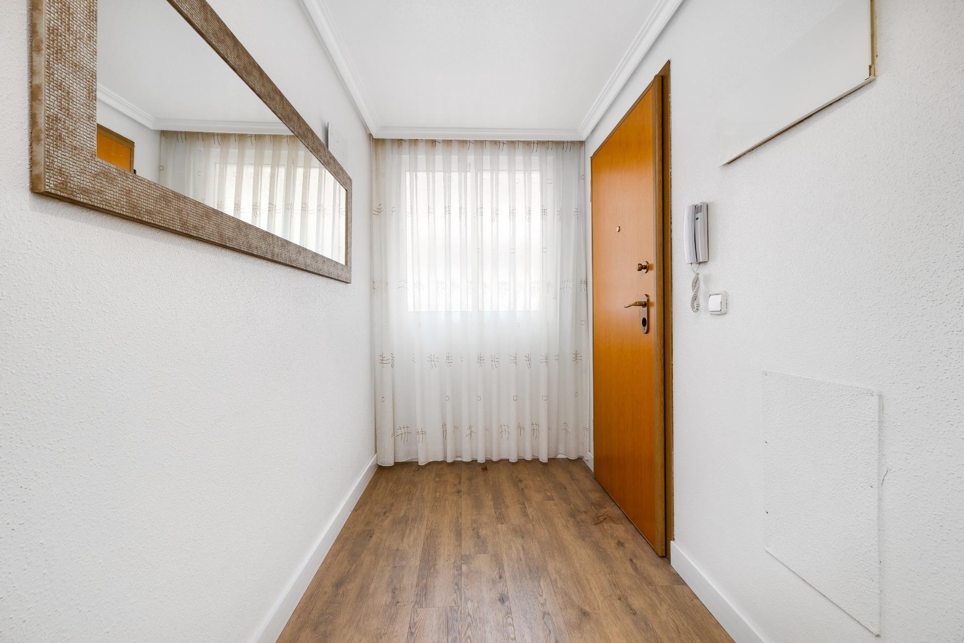 Sprzedaż - Apartament / Mieszkanie -
Torrevieja - Center