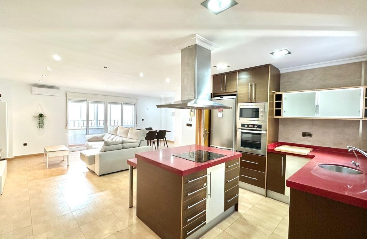 Sprzedaż - Apartament / Mieszkanie -
Torrevieja - Center