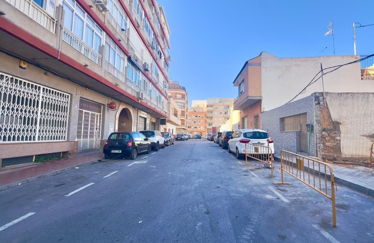 Sprzedaż - Apartament / Mieszkanie -
Torrevieja - Center