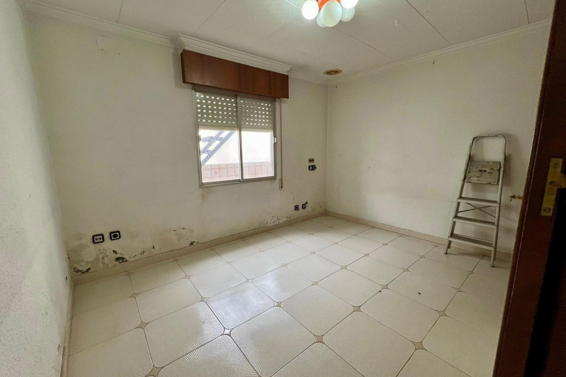Sprzedaż - Apartament / Mieszkanie -
Torrevieja - Center