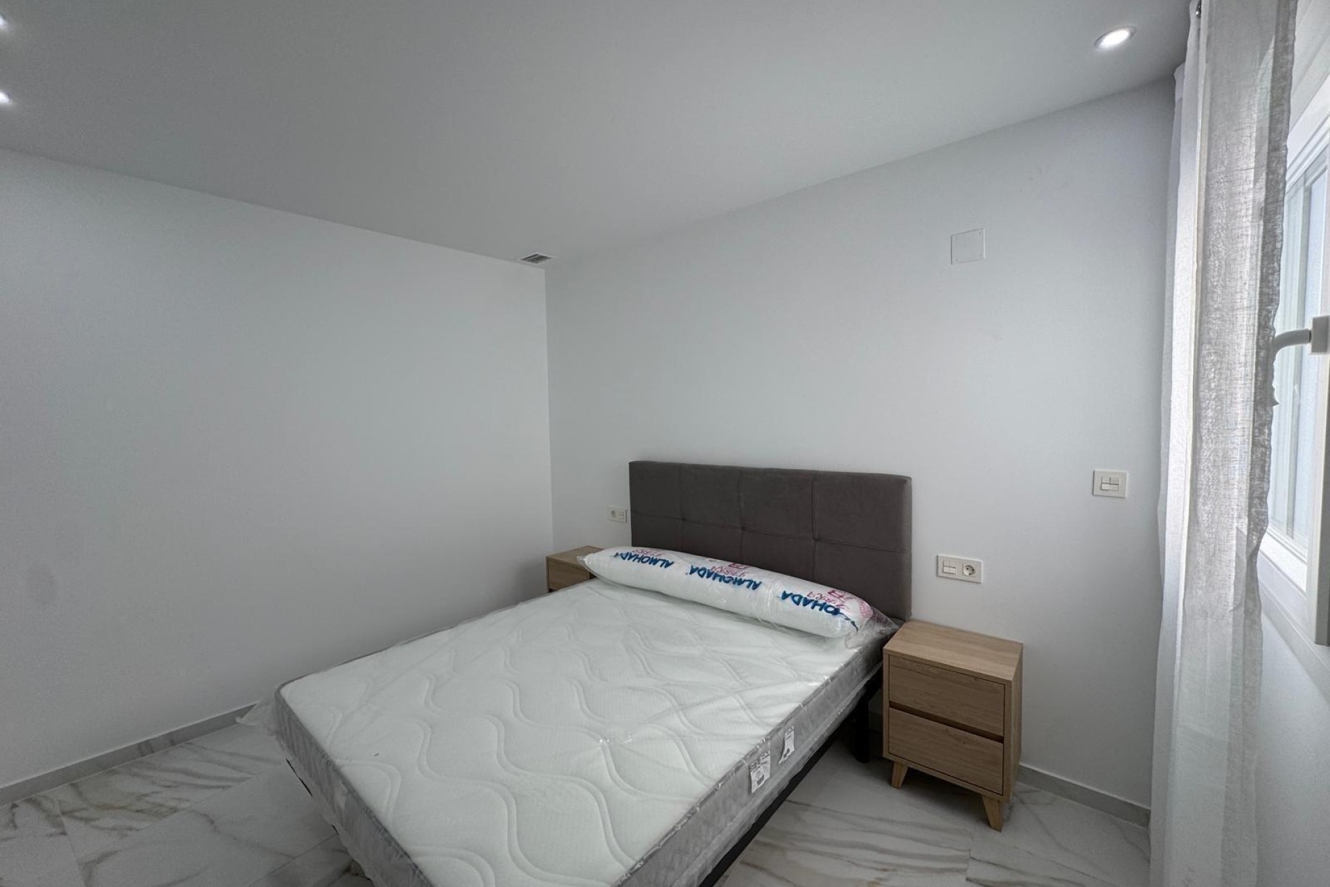 Sprzedaż - Apartament / Mieszkanie -
Torrevieja - Center