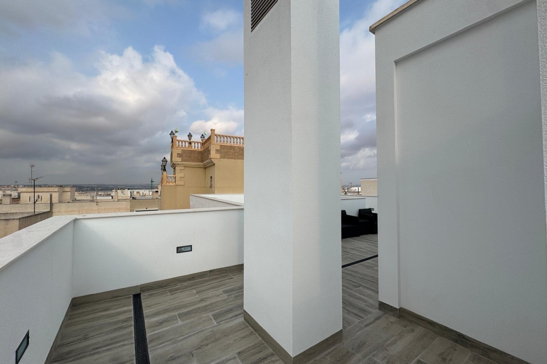 Sprzedaż - Apartament / Mieszkanie -
Torrevieja - Center