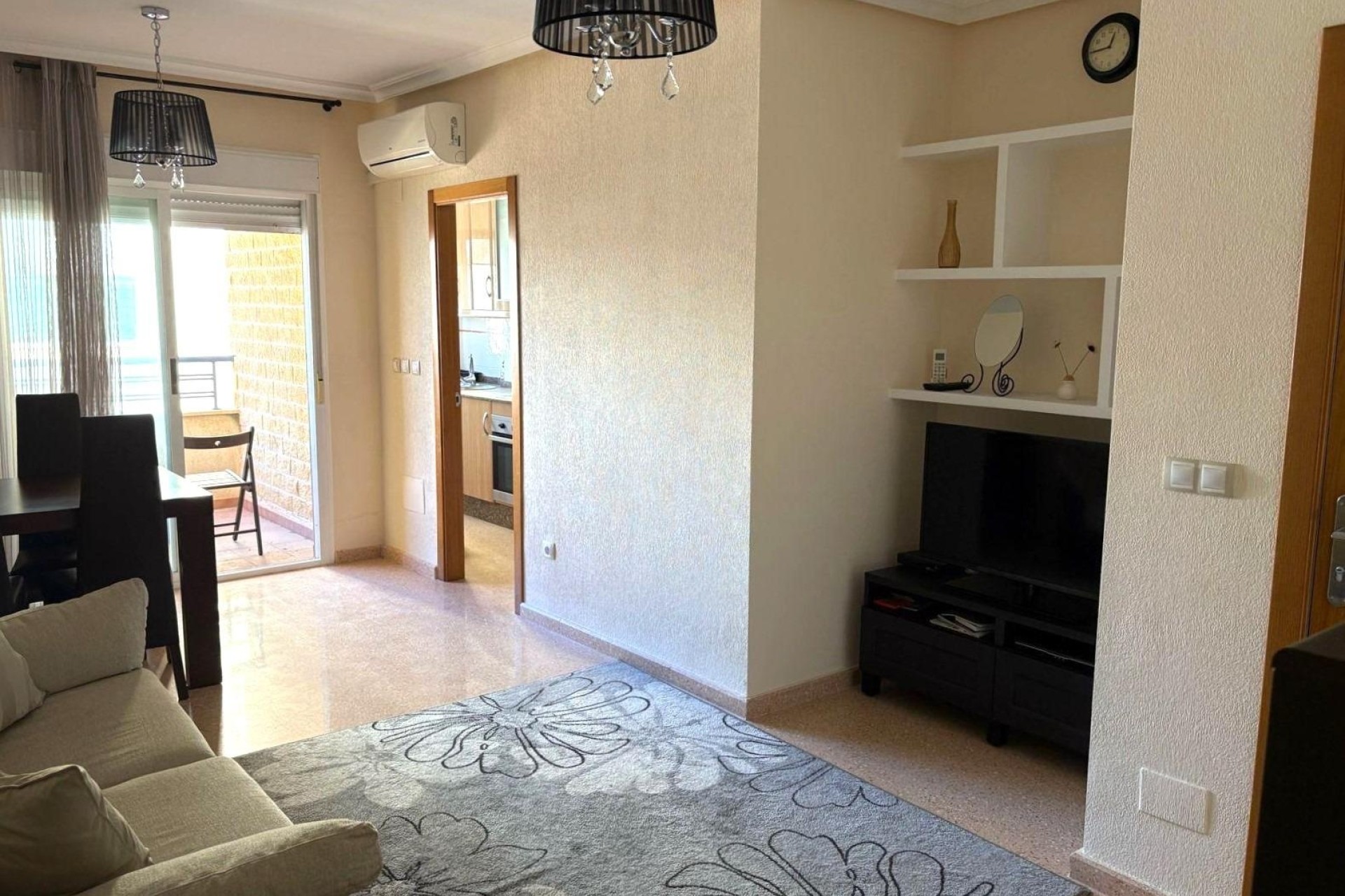 Sprzedaż - Apartament / Mieszkanie -
Torrevieja - Center