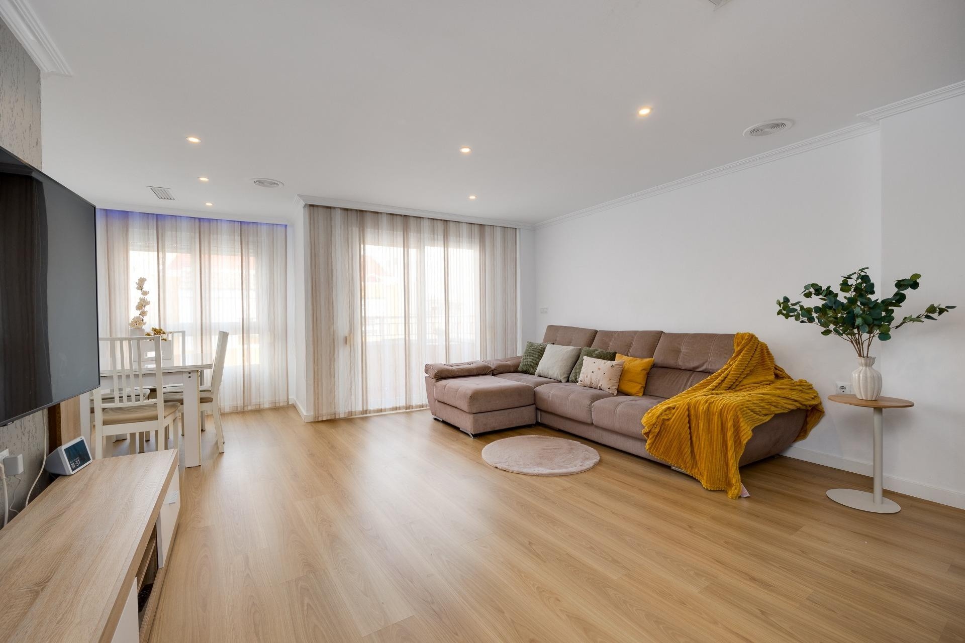 Sprzedaż - Apartament / Mieszkanie -
Torrevieja - Center