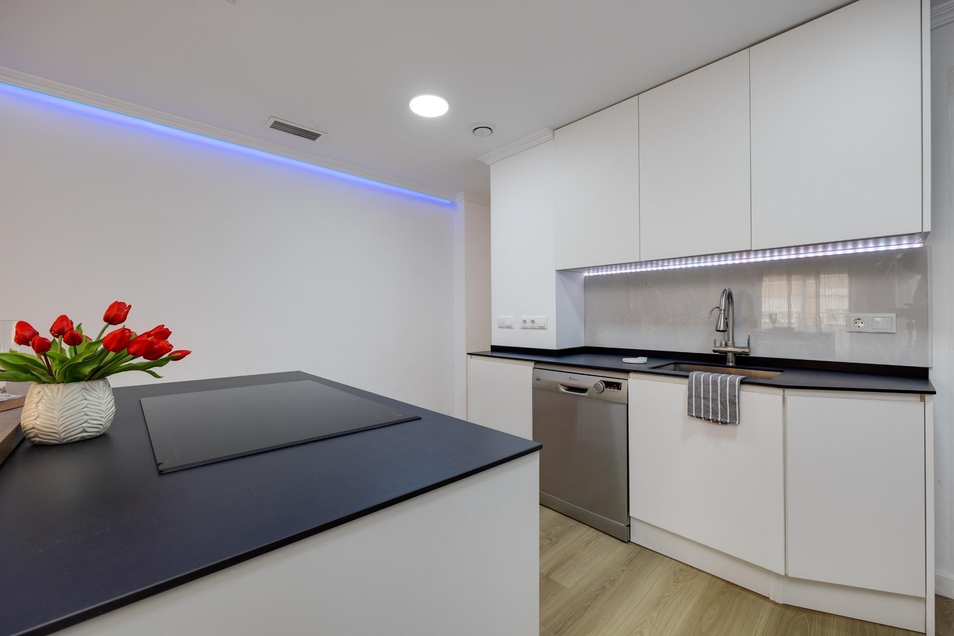 Sprzedaż - Apartament / Mieszkanie -
Torrevieja - Center