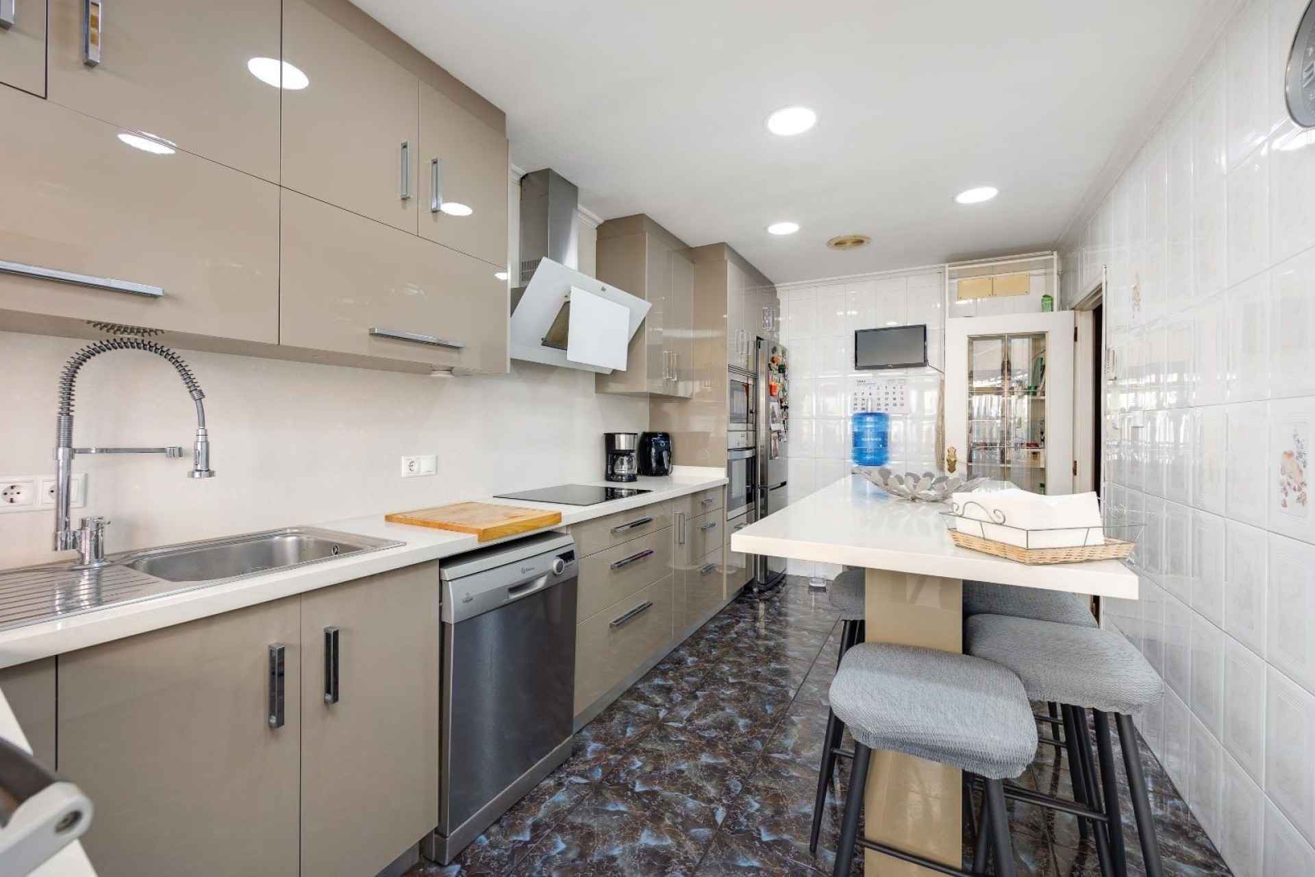 Sprzedaż - Apartament / Mieszkanie -
Torrevieja - Center