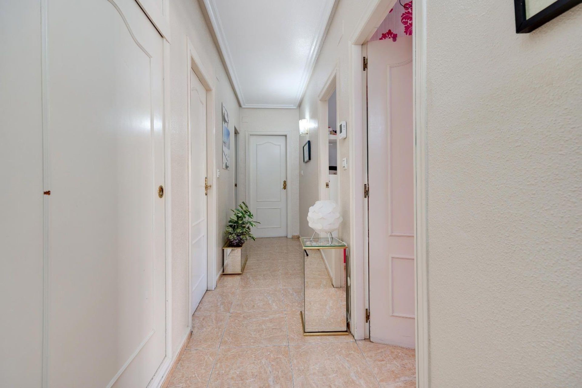 Sprzedaż - Apartament / Mieszkanie -
Torrevieja - Center