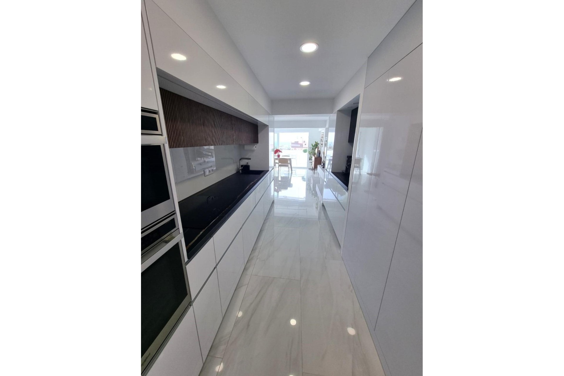 Sprzedaż - Apartament / Mieszkanie -
Torrevieja - Center