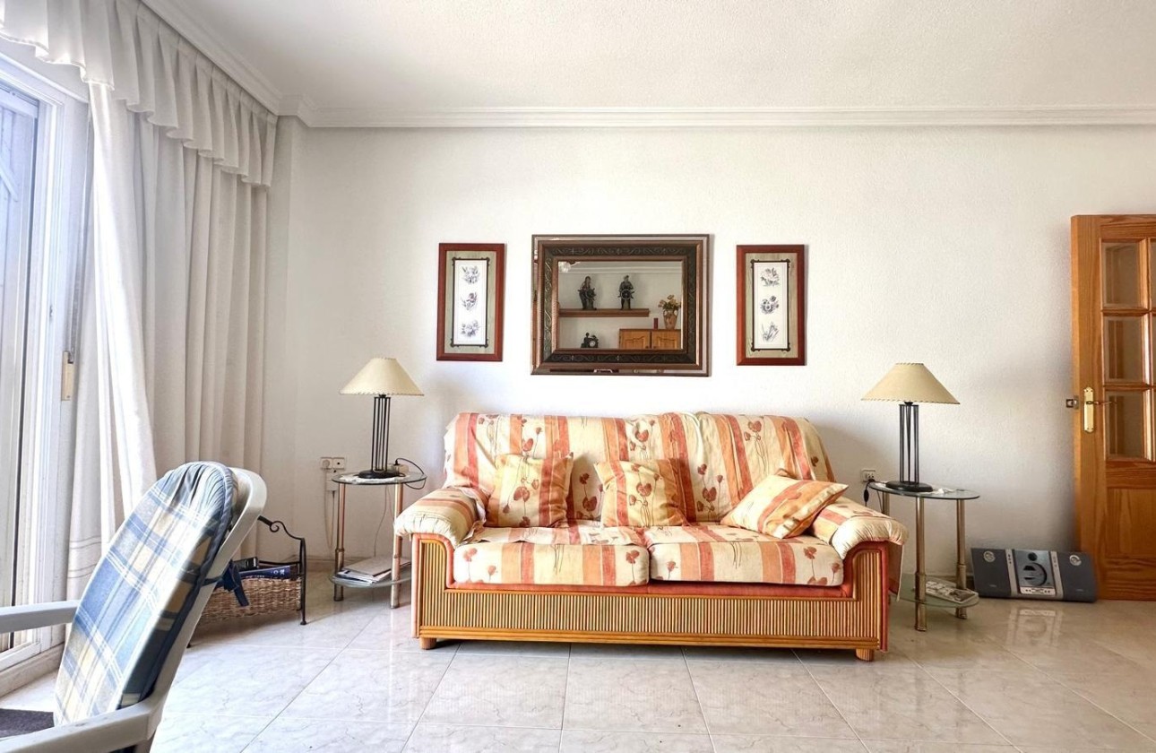Sprzedaż - Apartament / Mieszkanie -
Torrevieja - Center