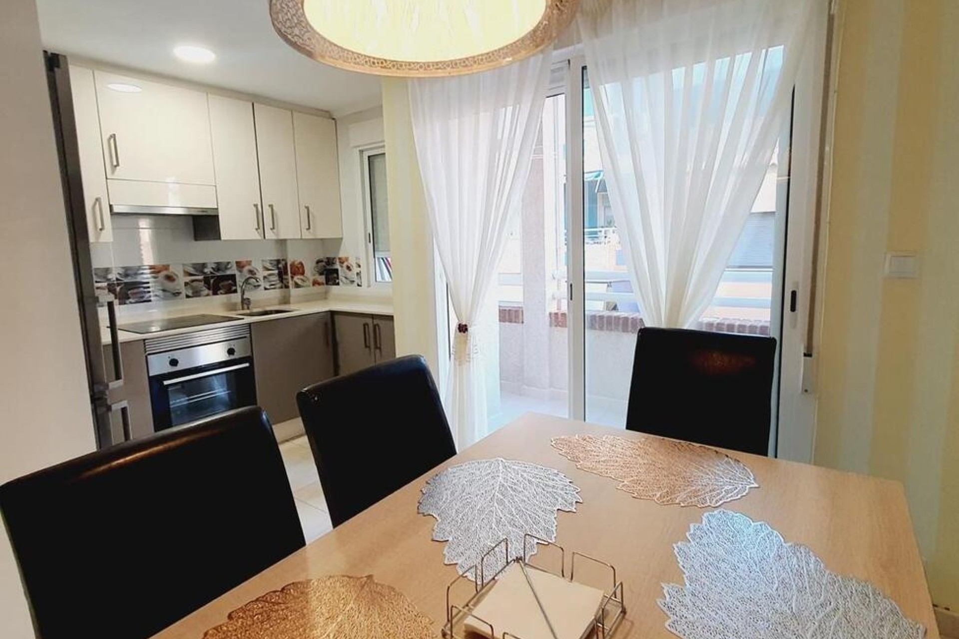 Sprzedaż - Apartament / Mieszkanie -
Torrevieja - Center