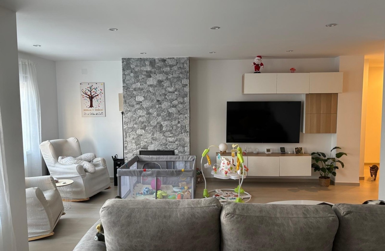 Sprzedaż - Apartament / Mieszkanie -
Torrevieja - Center
