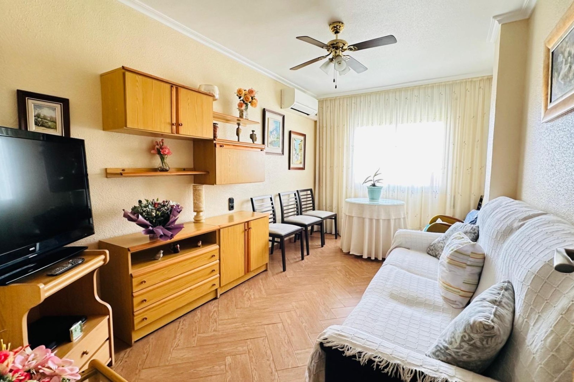 Sprzedaż - Apartament / Mieszkanie -
Torrevieja - Center