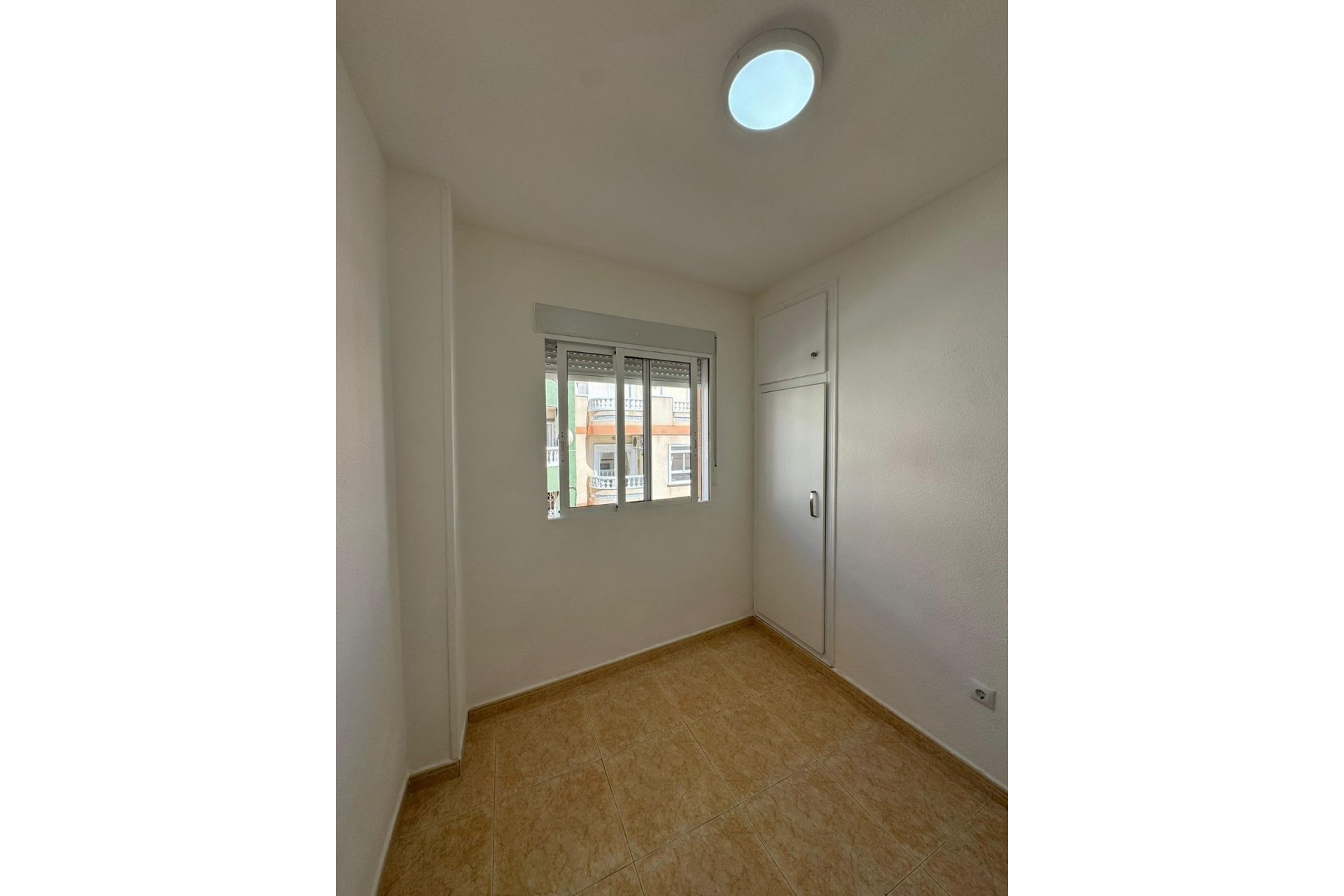 Sprzedaż - Apartament / Mieszkanie -
Torrevieja - Center