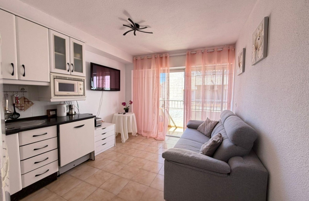 Sprzedaż - Apartament / Mieszkanie -
Torrevieja - Center