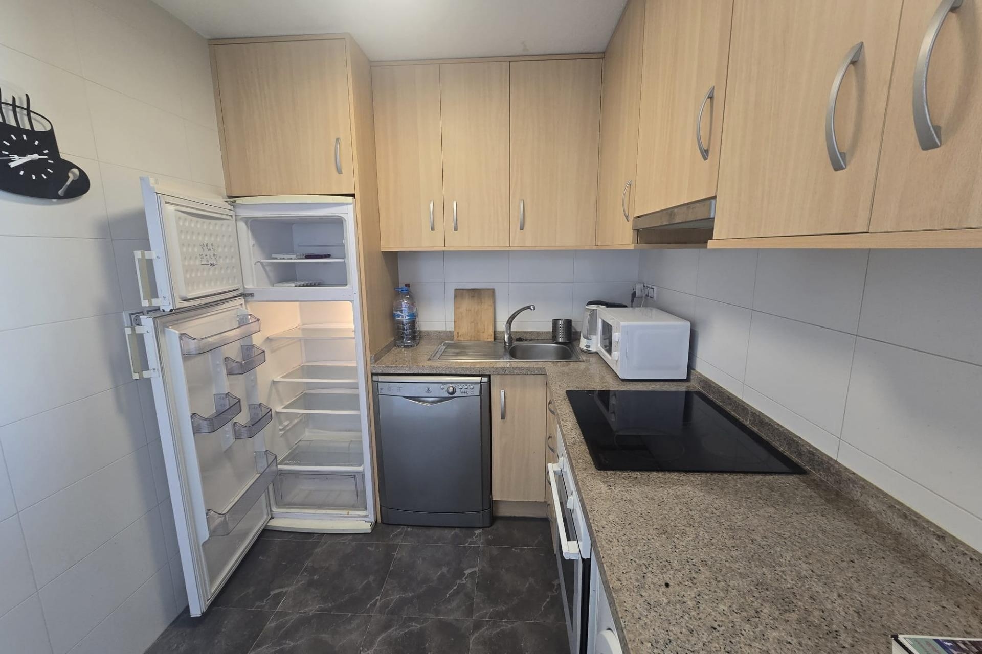 Sprzedaż - Apartament / Mieszkanie -
Torrevieja - Center