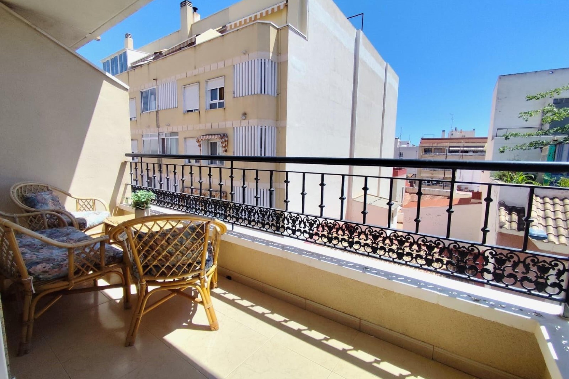 Sprzedaż - Apartament / Mieszkanie -
Torrevieja - Center
