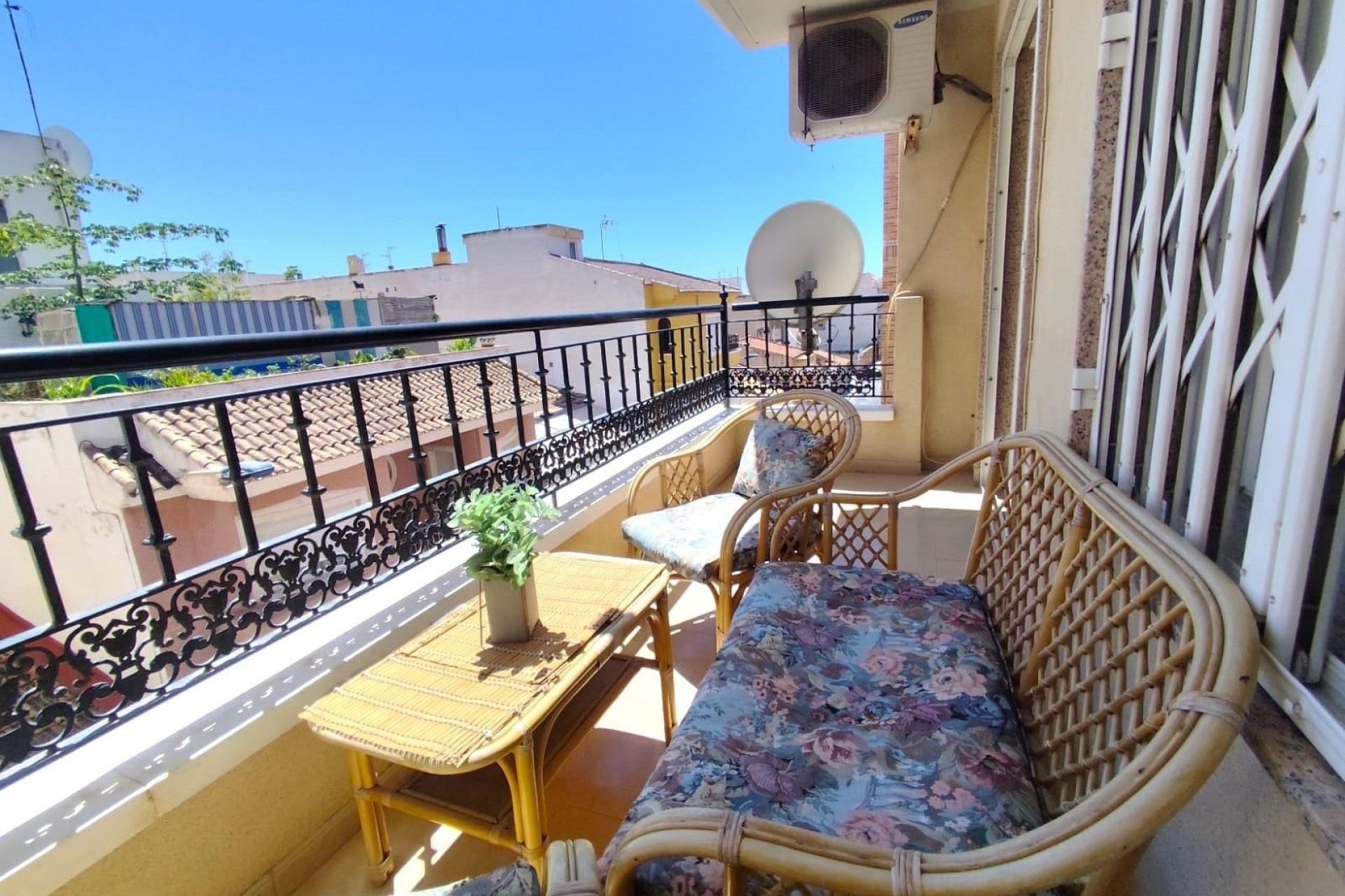 Sprzedaż - Apartament / Mieszkanie -
Torrevieja - Center